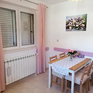 Tonka Apartman Trogir